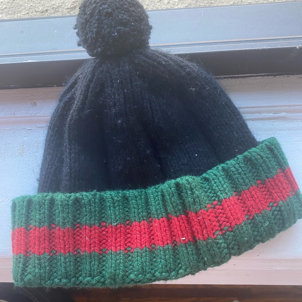 Vintage Gucci Cashmere Pom Pom Beanie